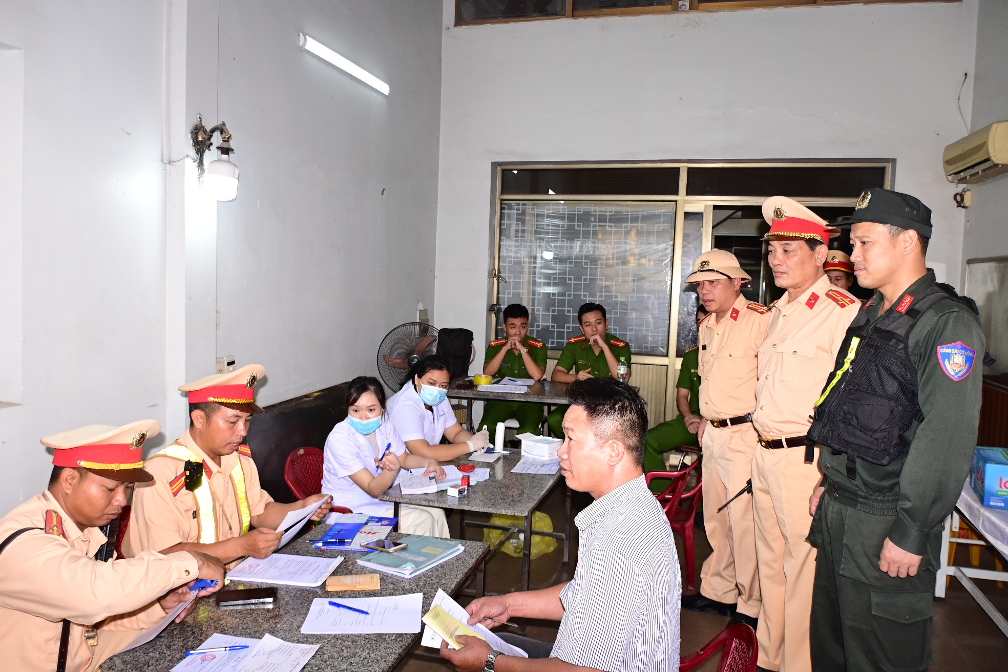 Xử lý 7 trường hợp điều khiển phương tiện vận tải đường bộ vi phạm về ma túy, nồng độ cồn